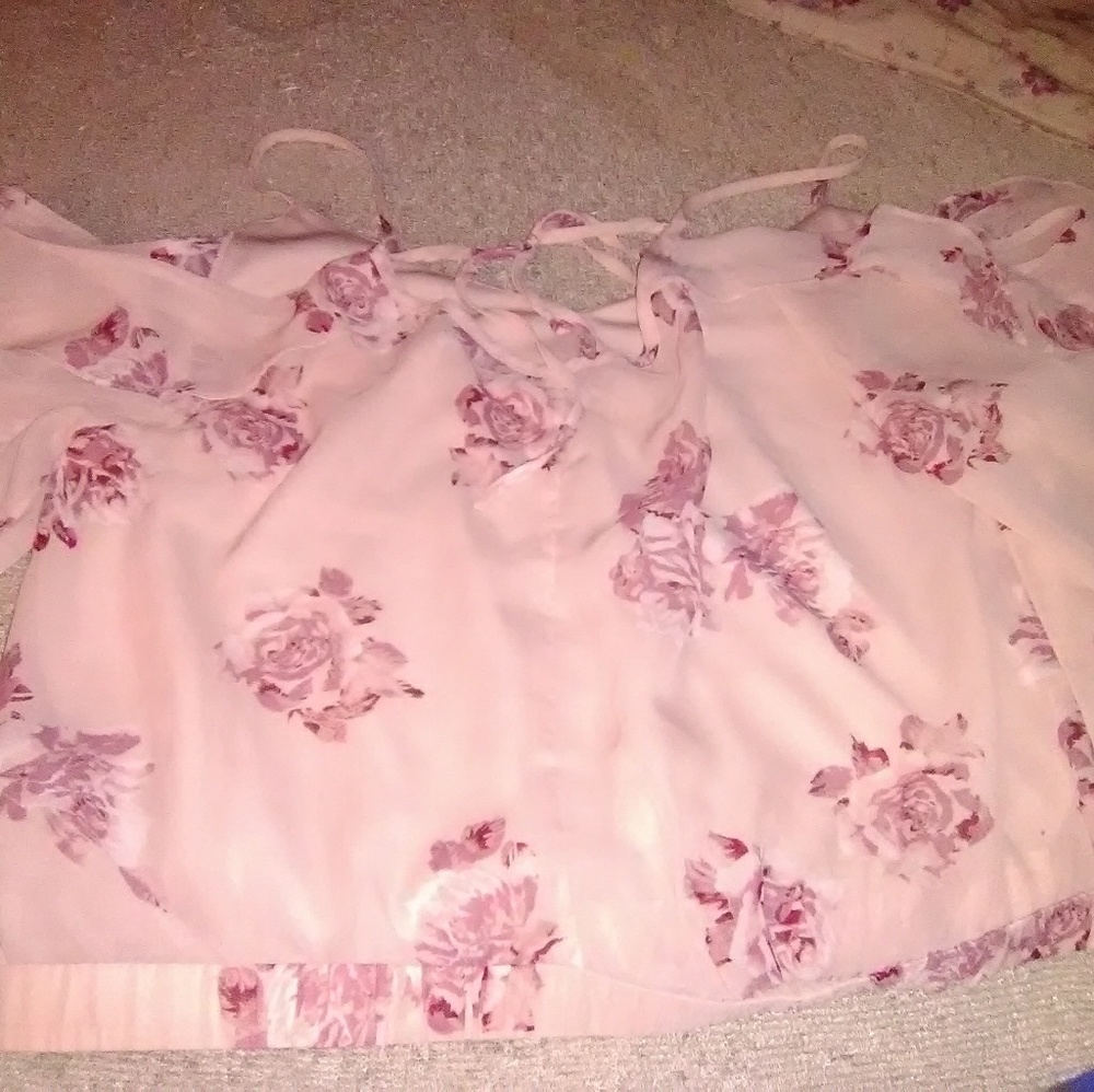 Clothes - Picture 4 of 7